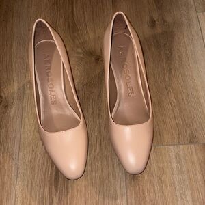 NWOT Aerosoles pumps, size 12.